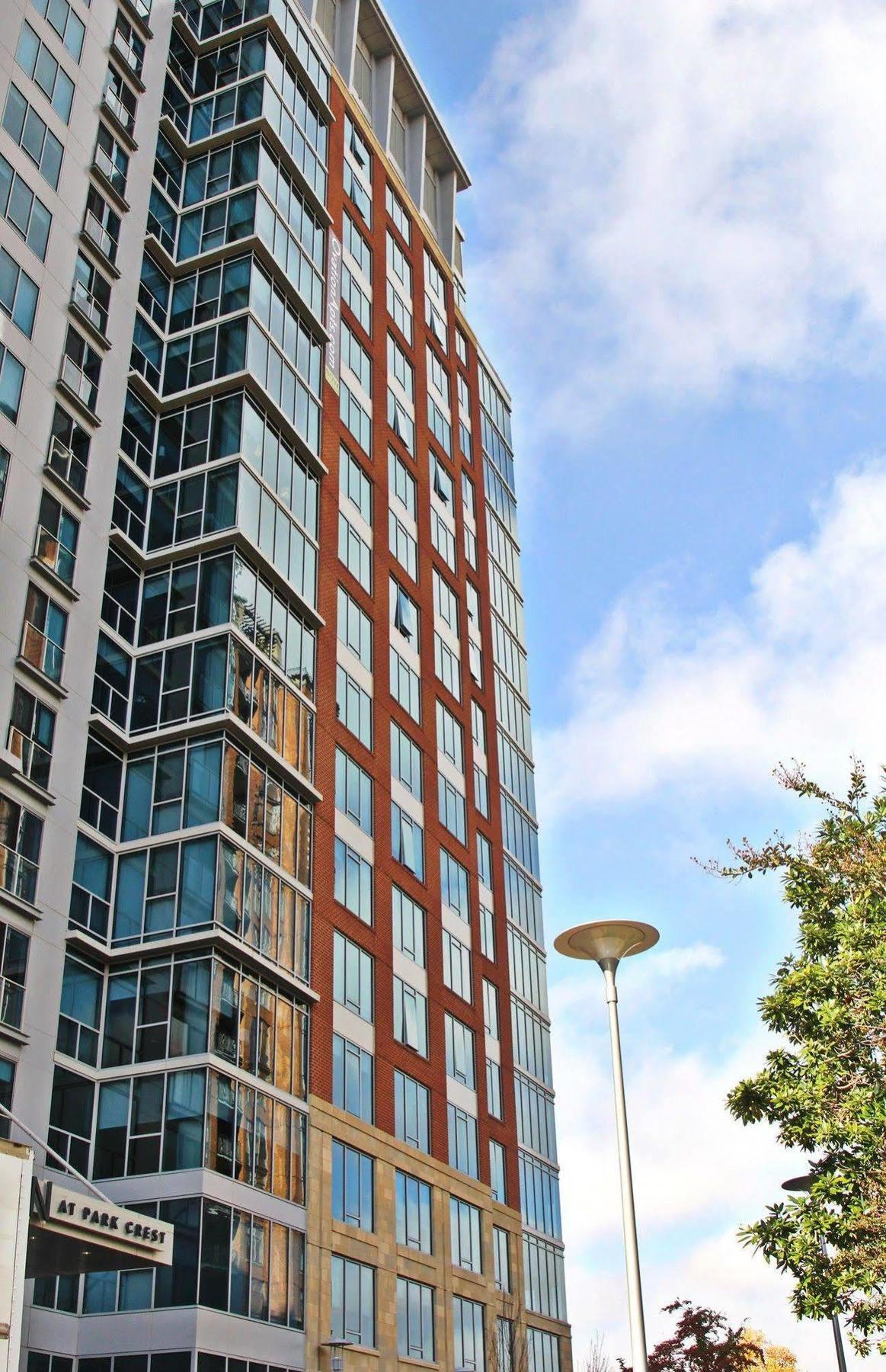 Weichert Suites At The Ovation ماكلين المظهر الخارجي الصورة